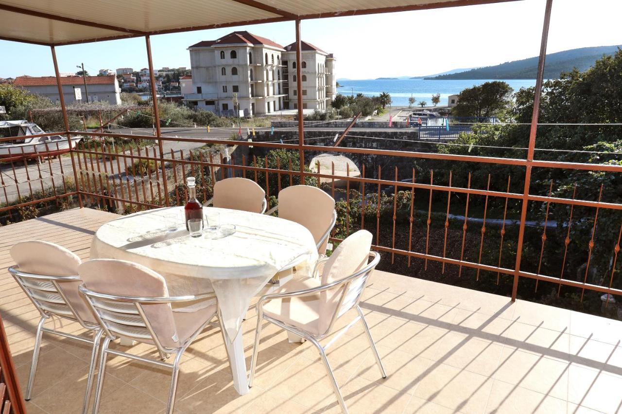 Apartman Gilan Seget Vranjica Exterior foto