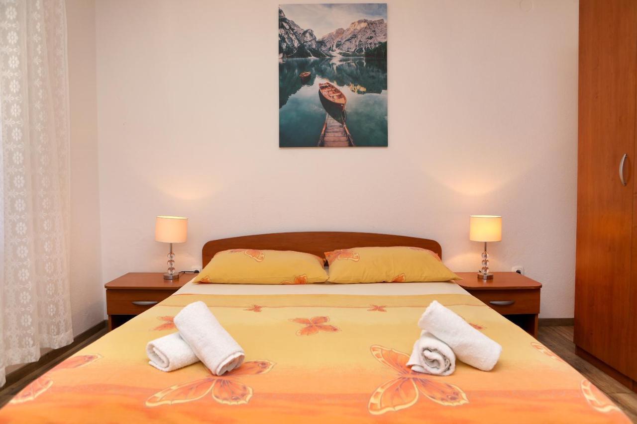 Apartman Gilan Seget Vranjica Exterior foto