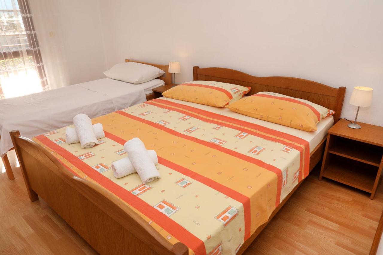 Apartman Gilan Seget Vranjica Exterior foto
