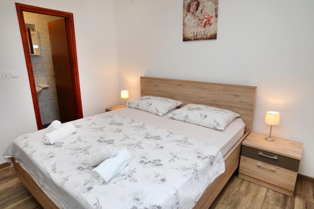Apartman Gilan Seget Vranjica Exterior foto