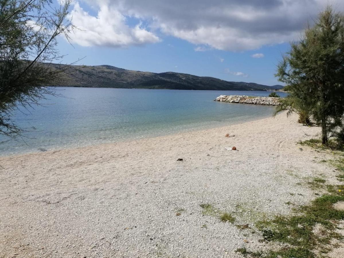 Apartman Gilan Seget Vranjica Exterior foto